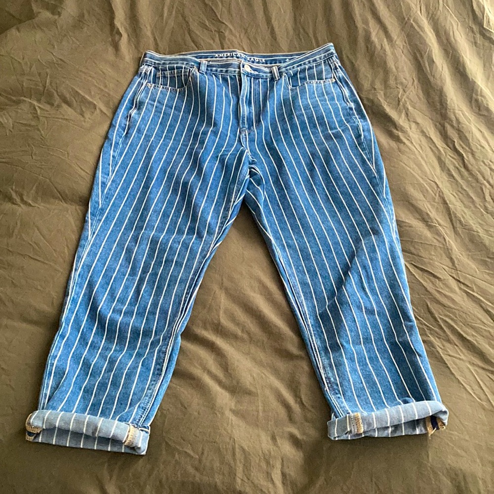 American Eagle High Waisted Stripped Blue Jeans